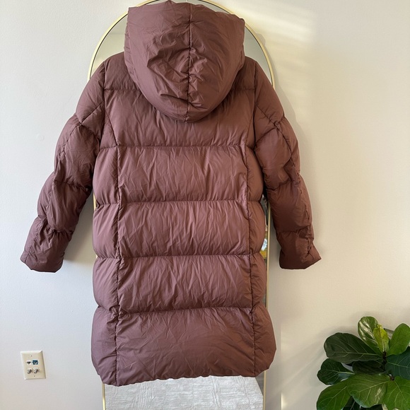 Aritzia Babaton The Duvet Puffer Mid in Chocolate - Picture 7 of 17